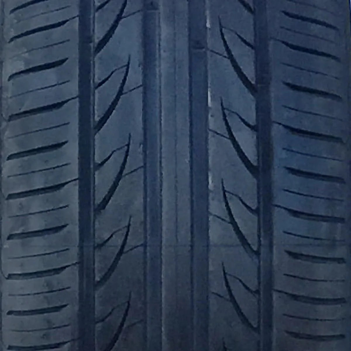 Set of 4 235/50ZR18 All Season Ultra High Performance Tire P867381