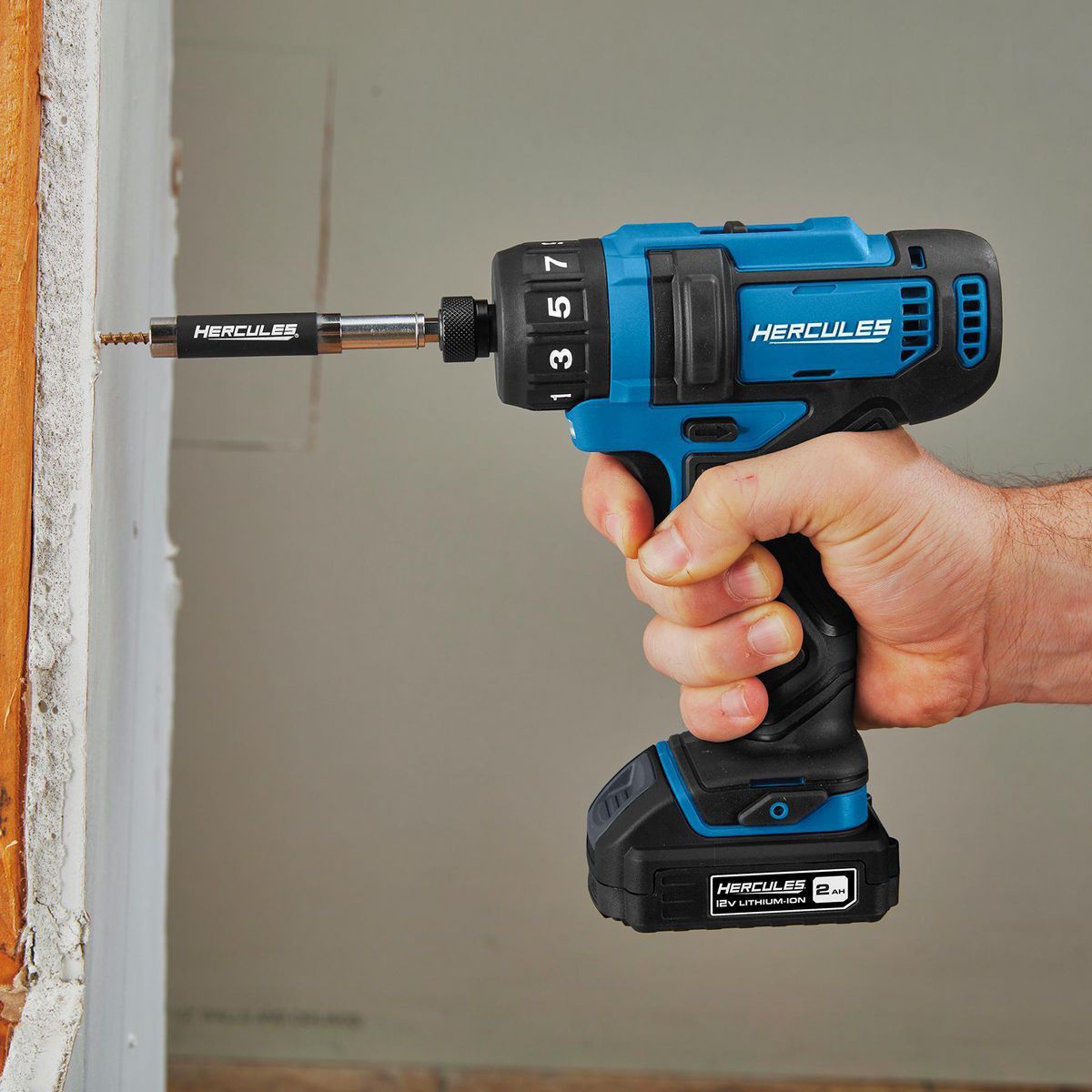12V Cordless 1/4 in. Hex Compact Screwdriver Y9131