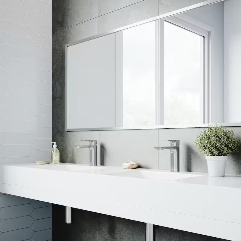 Single Handle Bathroom Faucet in Chrome J247