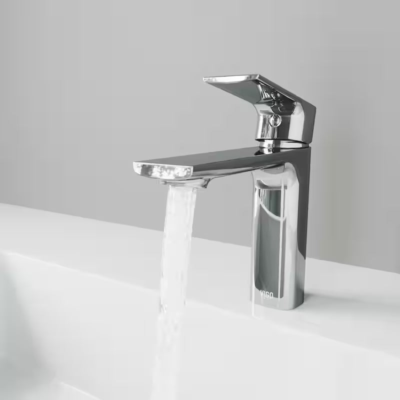 Single Handle Bathroom Faucet in Chrome J247