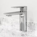 Single Handle Bathroom Faucet in Chrome J247