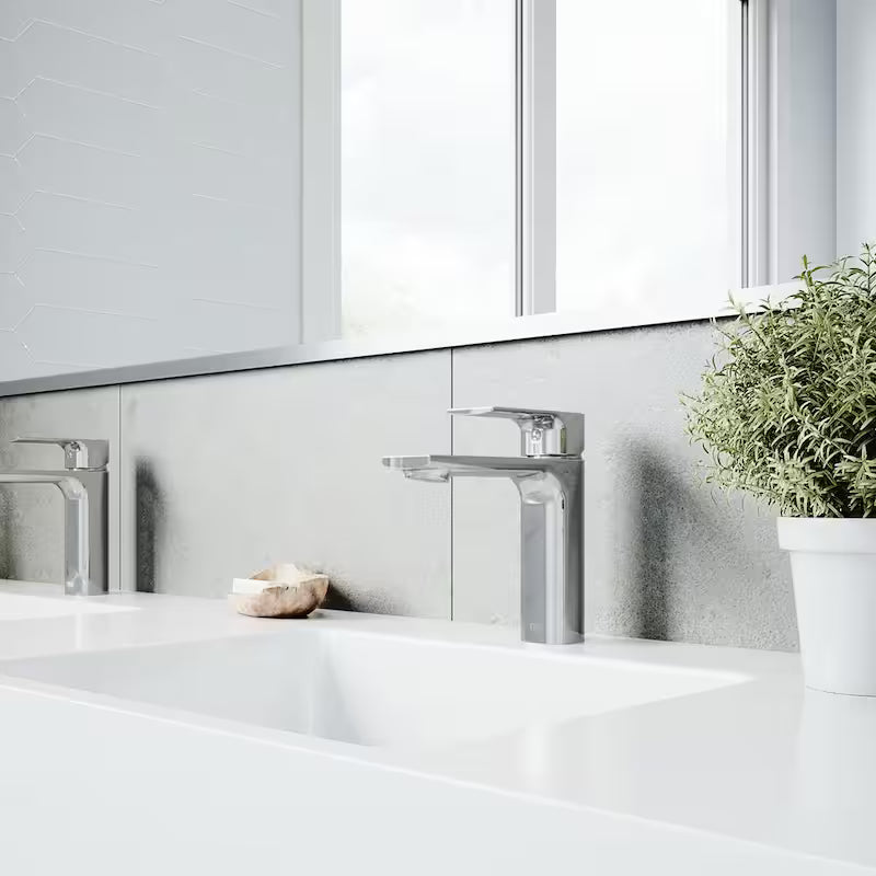 Single Handle Bathroom Faucet in Chrome J247