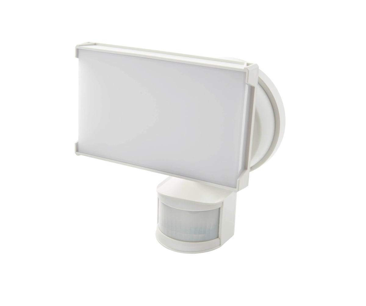 Solar Three Head LED Motion Sensing Security Flood Light, White, 2000 Lumen O8128