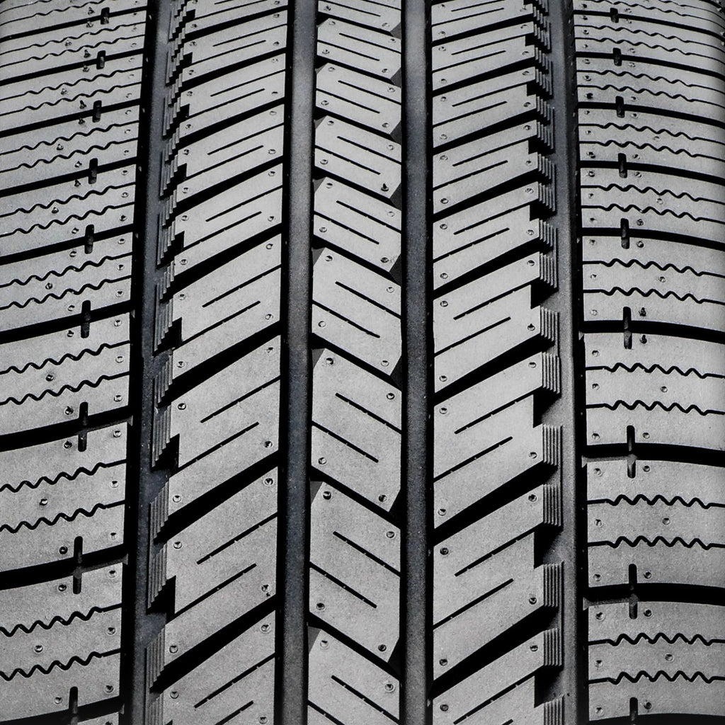All Season 235/70R16 106T Light Truck Tire C61403