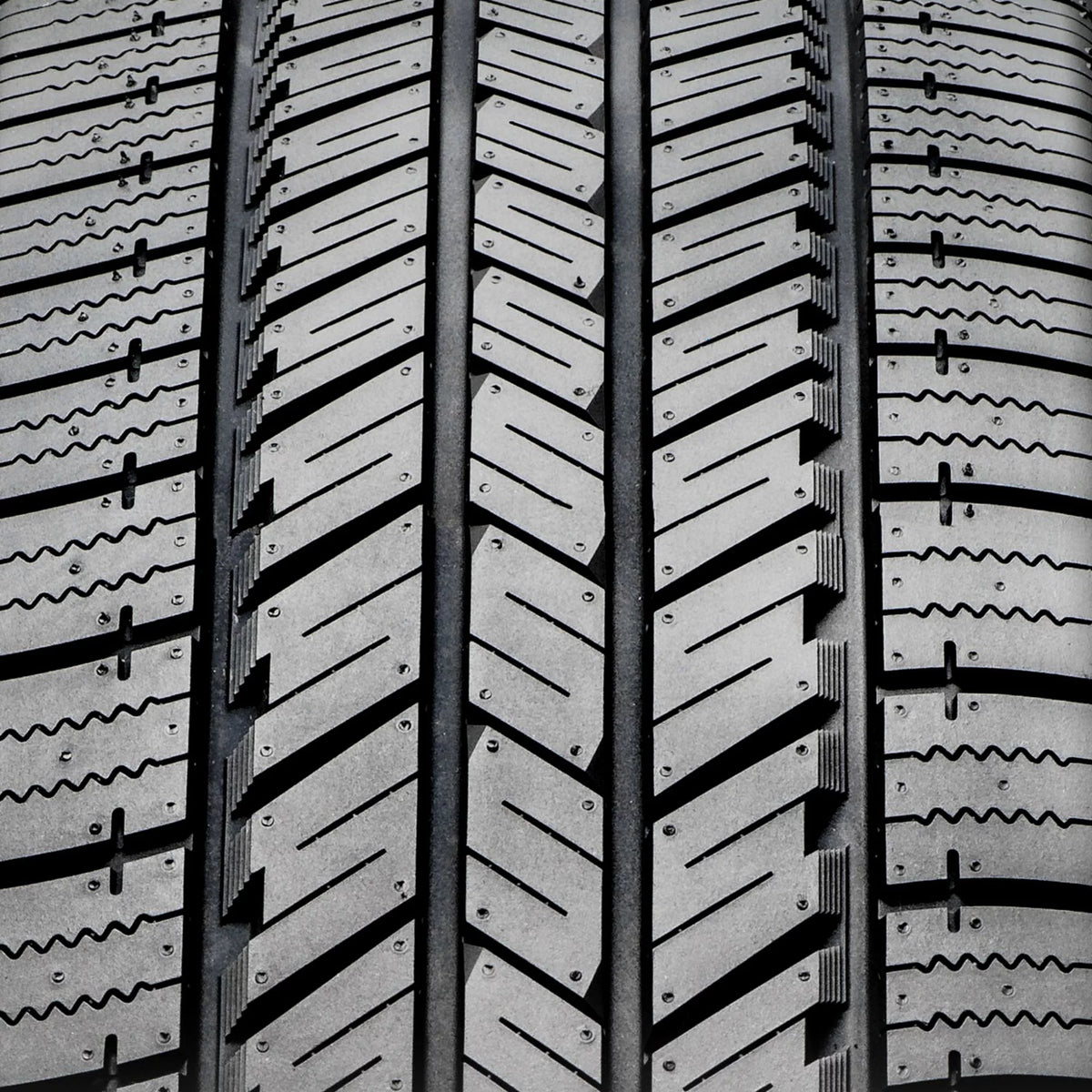 All Season 235/70R16 106T Light Truck Tire C61403
