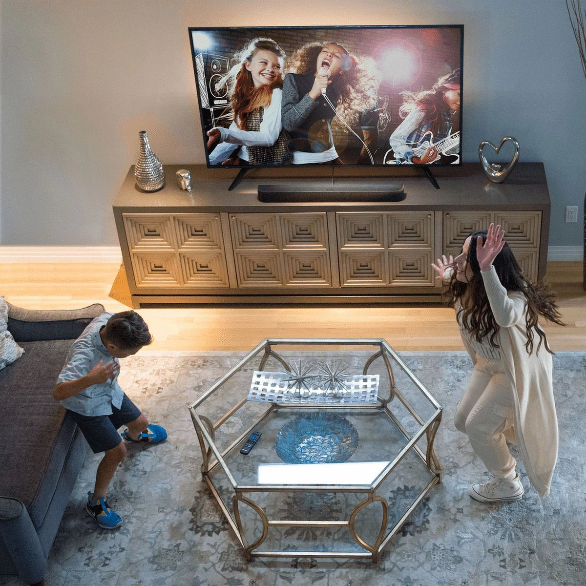 Smart Soundbar with Built-in 4K Streaming Media Player U7536