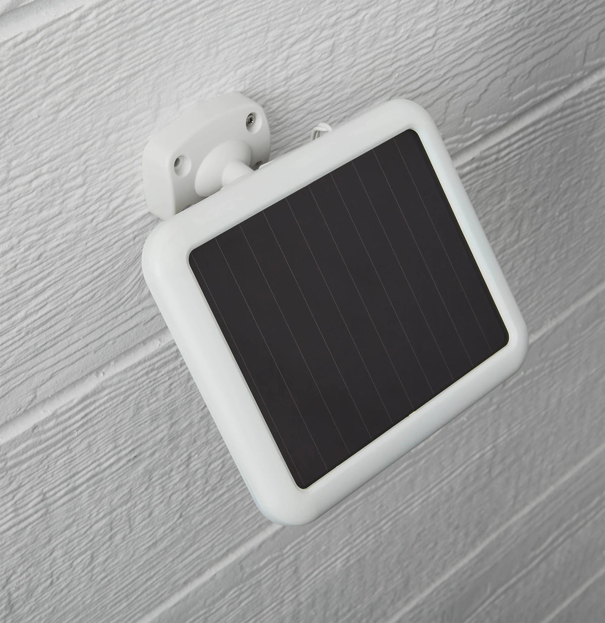 Solar Three Head LED Motion Sensing Security Flood Light, White, 2000 Lumen O8128