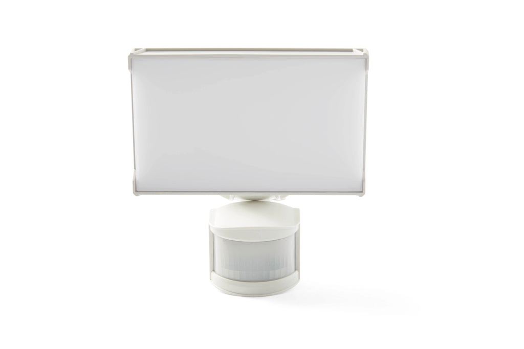 Solar Three Head LED Motion Sensing Security Flood Light, White, 2000 Lumen O8128